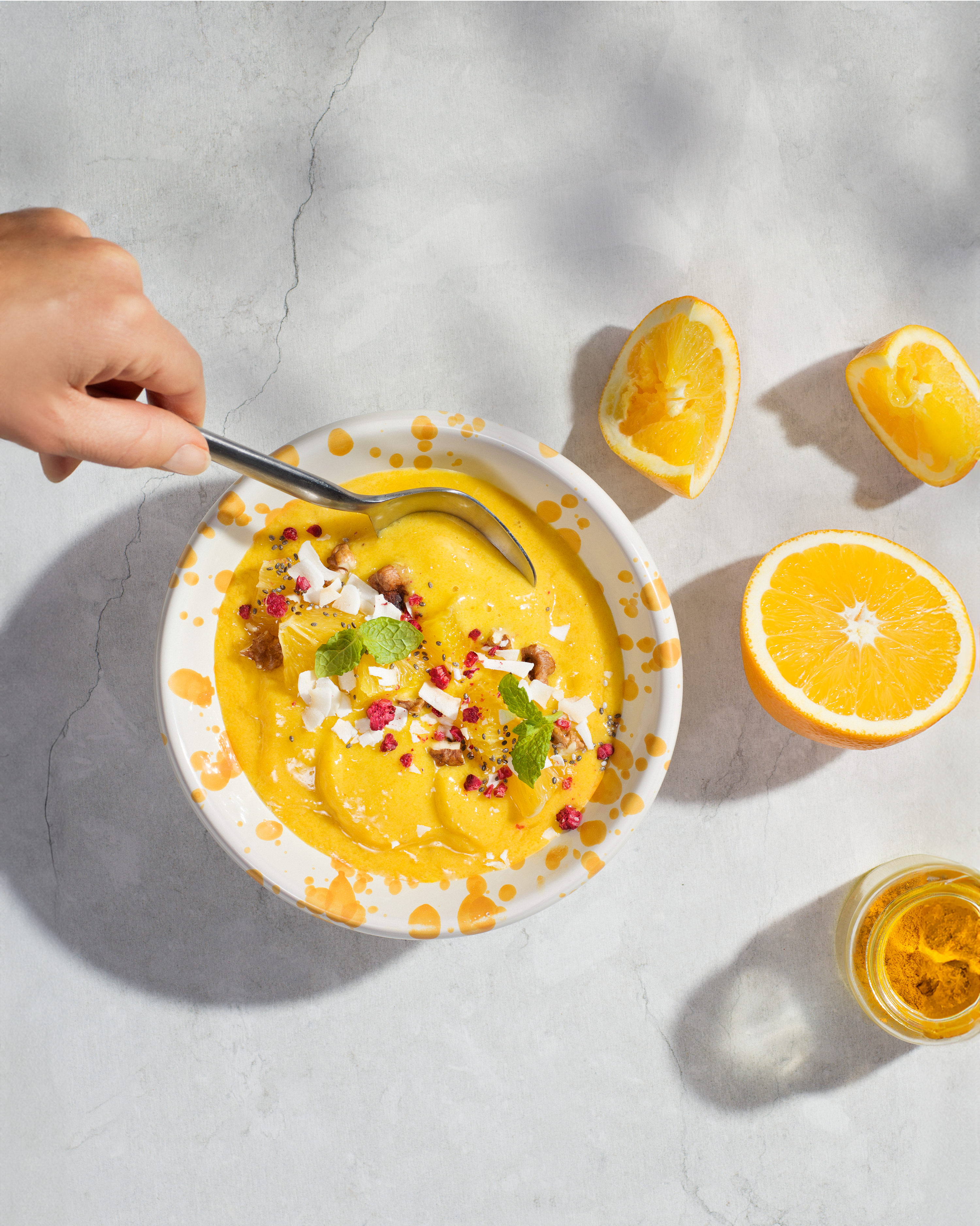 Bowl med apelsin och gurkmeja 